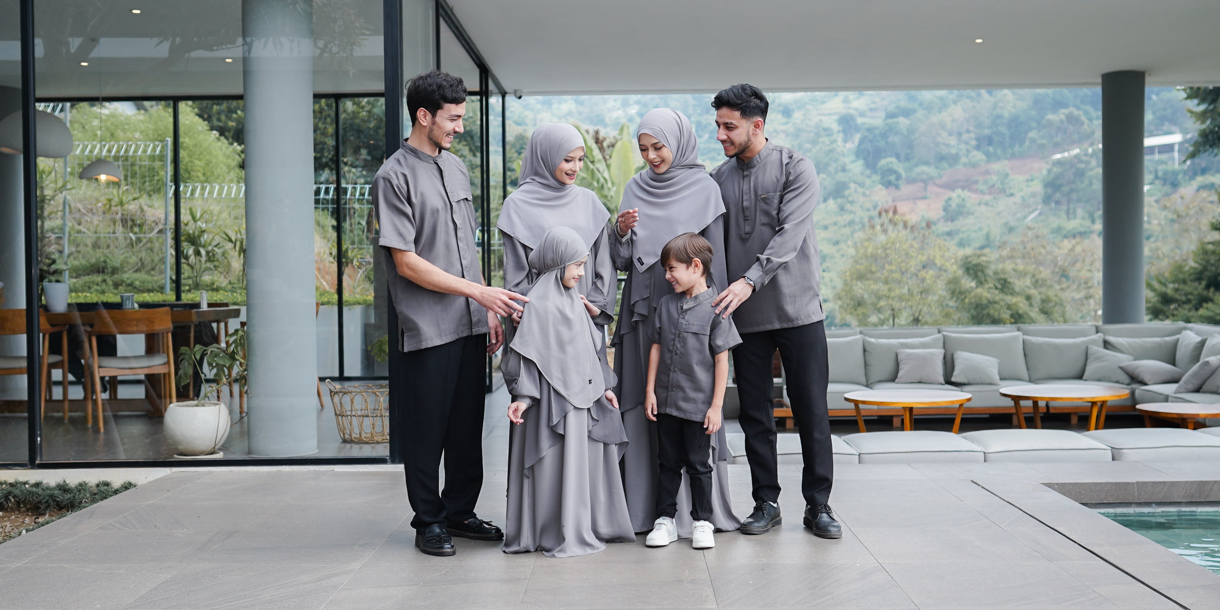 Apa Itu Sarimbit? 3 Contoh Baju Keluarga Biar Ramadhanmu Makin Berkesan